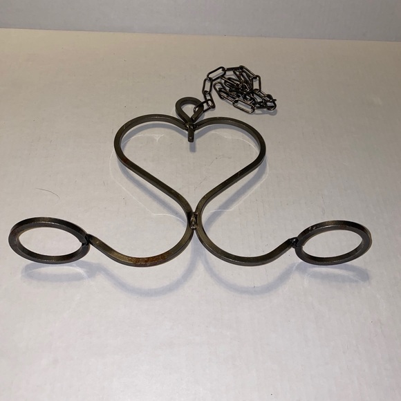 Vintage Rustic Farmhouse Hanging Wrought Iron Heart Shape Candle or Plant Holder - Picture 6 of 12